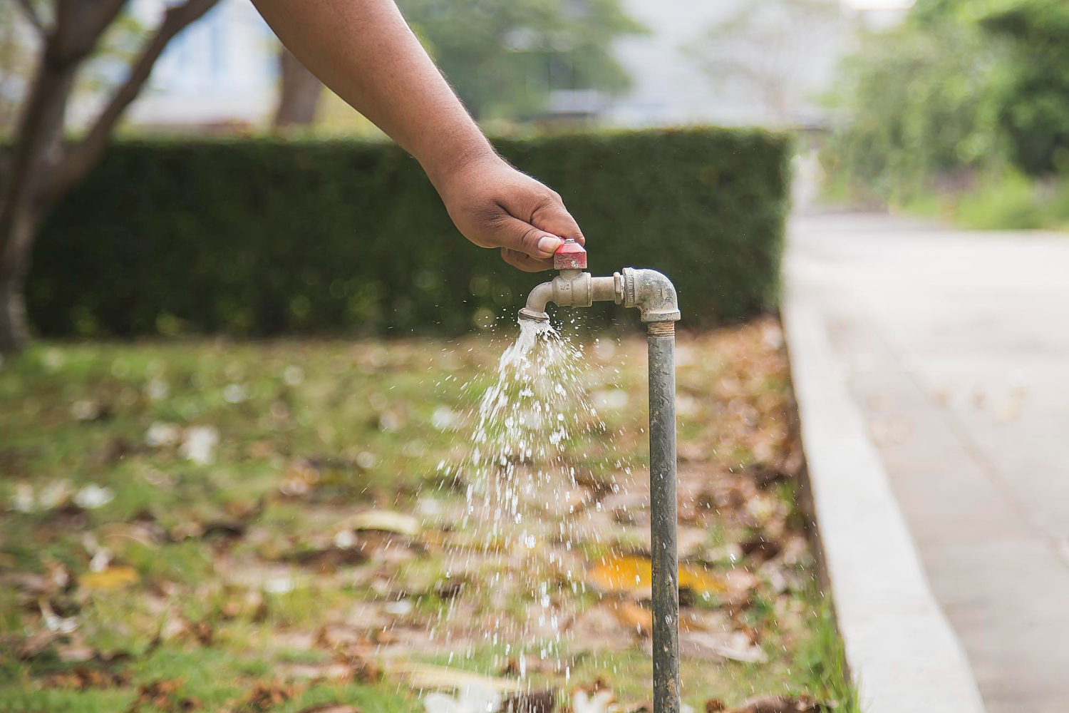 Kerti vízcsap: frissítse kertjét könnyű hozzáféréssel és megbízható működéssel.